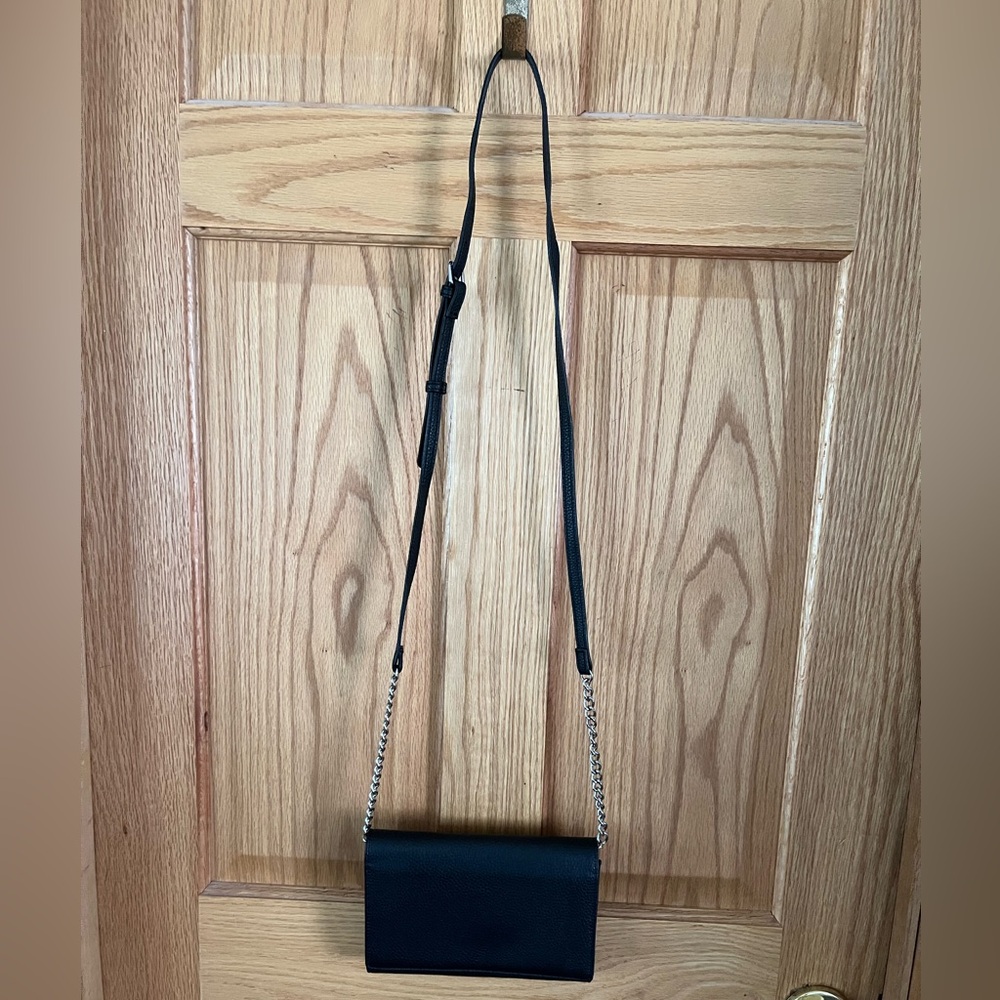 Chic Black Crossbody Bag with Chain Strap